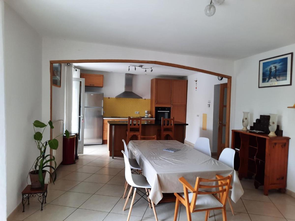 Maison Spacieuse Et Agreable Saint-Georges-de-Luzençon Εξωτερικό φωτογραφία