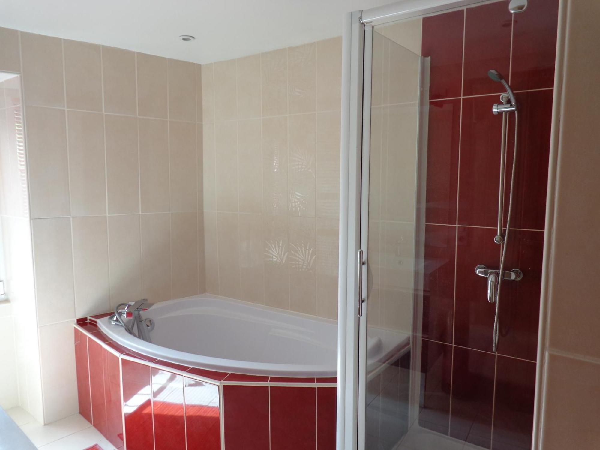 Maison Spacieuse Et Agreable Saint-Georges-de-Luzençon Εξωτερικό φωτογραφία