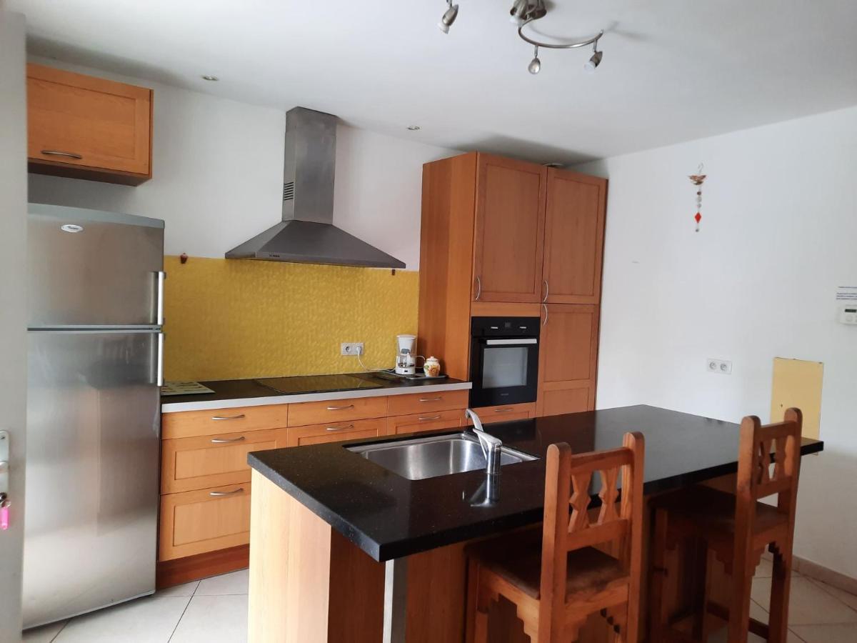 Maison Spacieuse Et Agreable Saint-Georges-de-Luzençon Εξωτερικό φωτογραφία