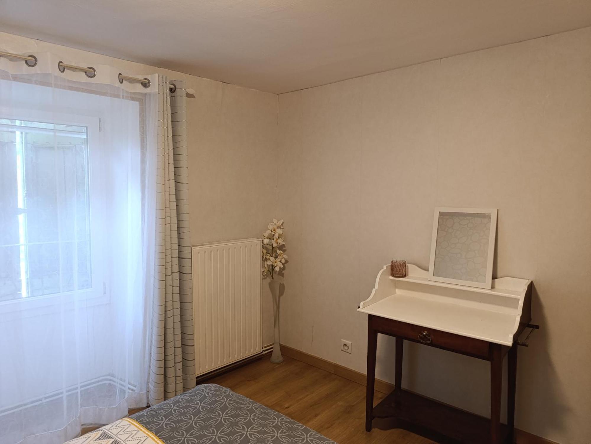 Maison Spacieuse Et Agreable Saint-Georges-de-Luzençon Εξωτερικό φωτογραφία