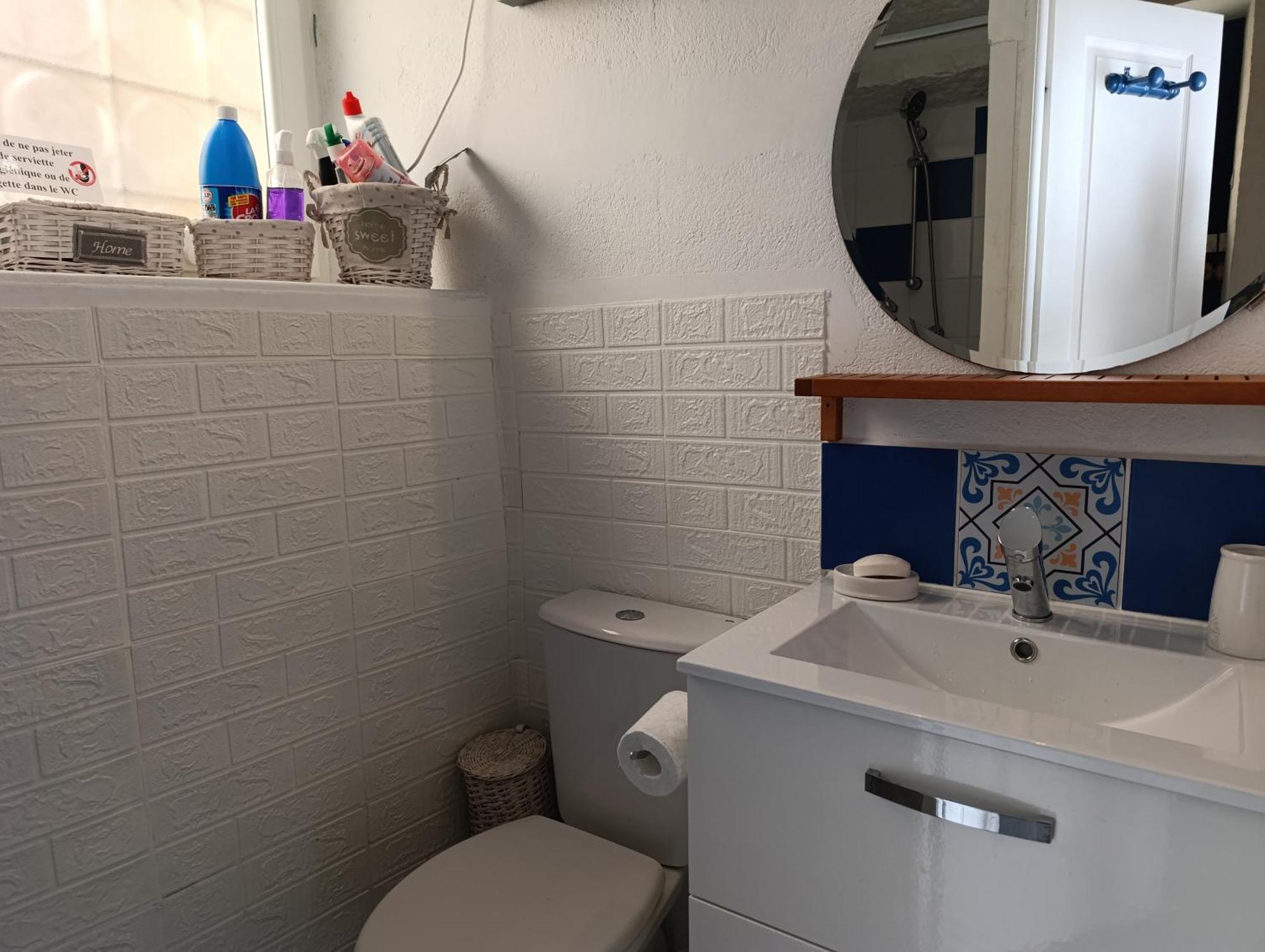 Maison Spacieuse Et Agreable Saint-Georges-de-Luzençon Εξωτερικό φωτογραφία